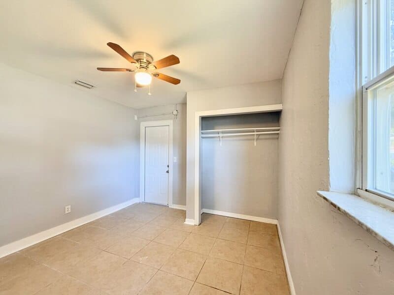 St. Petersburg House: 6943 Buhrley Terrace North