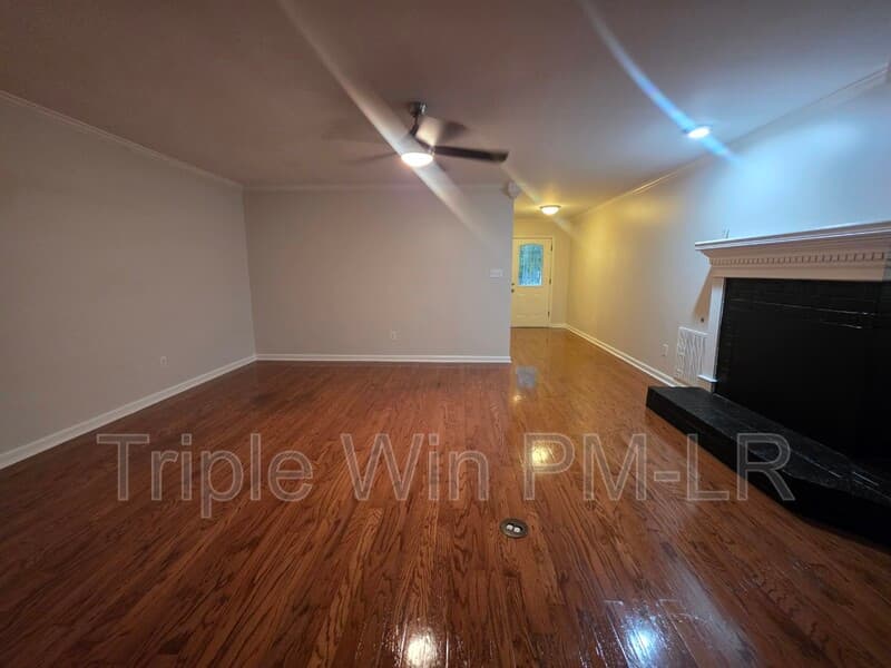 Little Rock House: 12512 Woodbury Dr