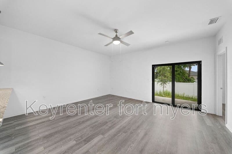 Lehigh Acres House: 4716 29th St SW