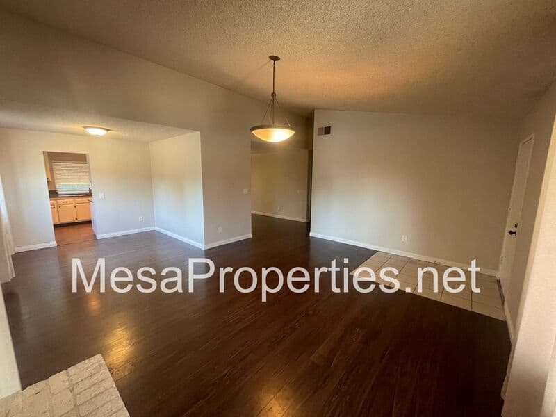 Upland House: 197 Spinnaker Way