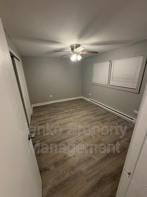 Blue Island Condo: 2123 119th St