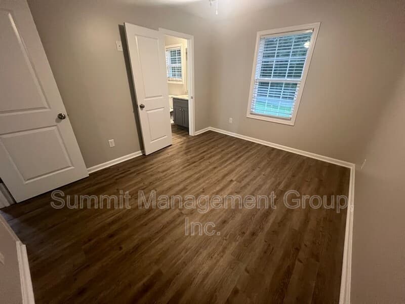 Madison Condo: Bostwick Hwy - 1563