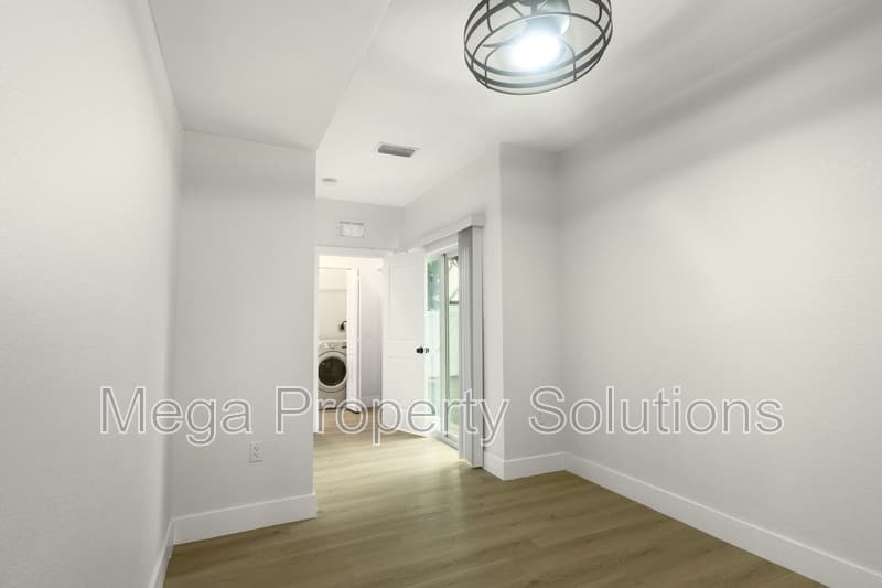 Tampa House: 910 East Osborne Avenue