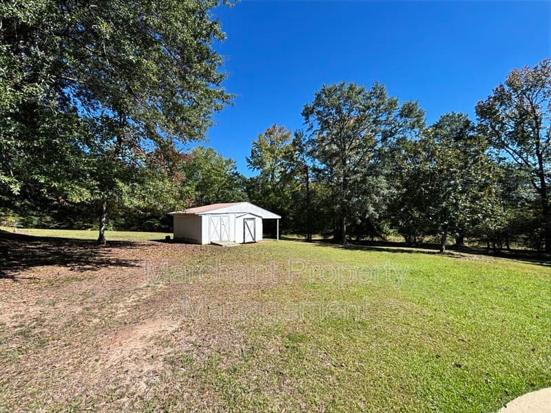 Travelers Rest House: 16 Farmington Trail