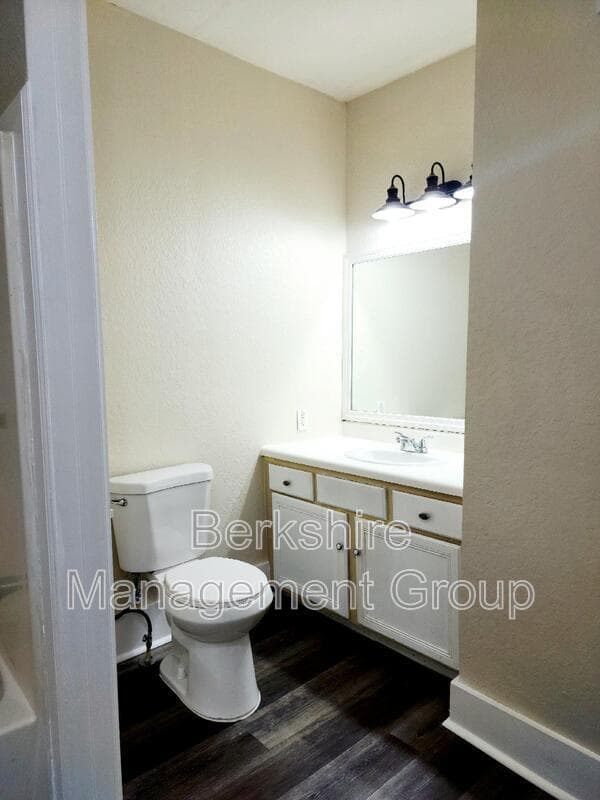 Lakeland Townhome: 118 S Lake Ave