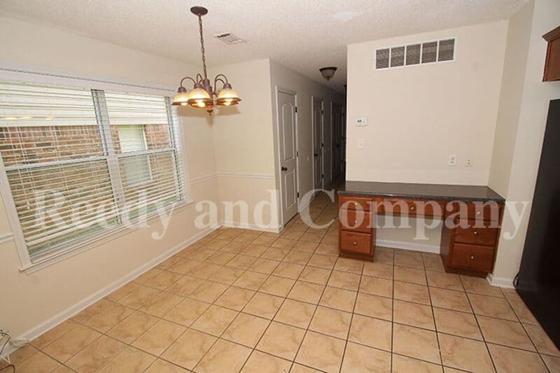 Cordova House: 1331 Appling Rd