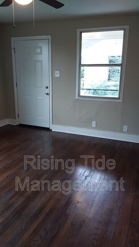 Birmingham House: 3905 39th Ct N