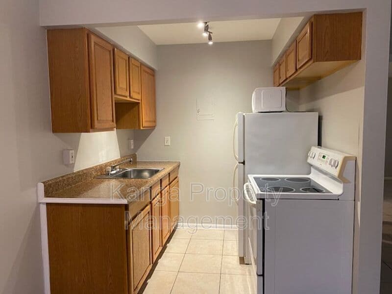Lake Worth House: 918 11Th Ave N