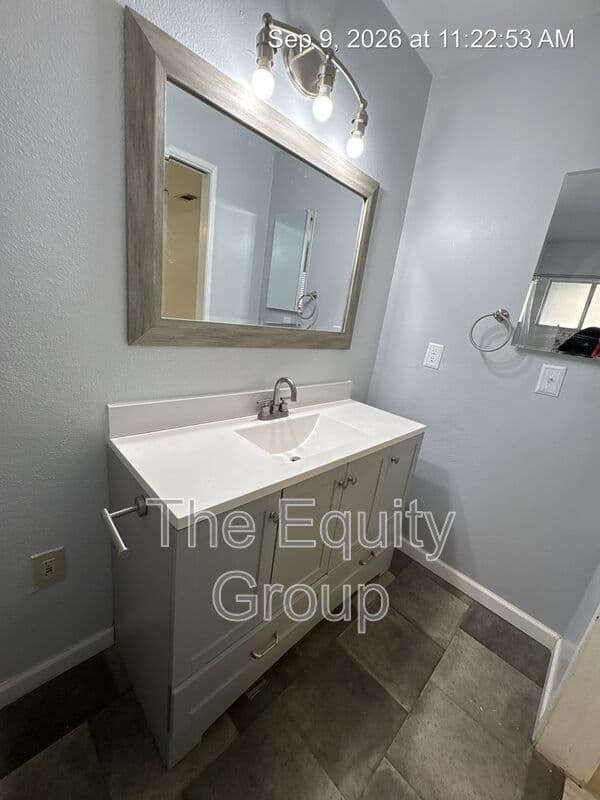Hanford House: 1105 Freddie Circle