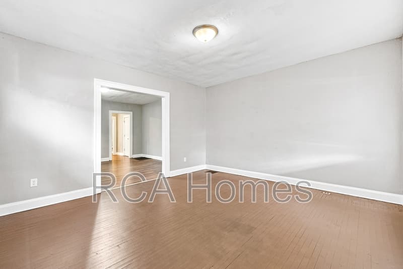 Indianapolis House: 3618 Salem Street