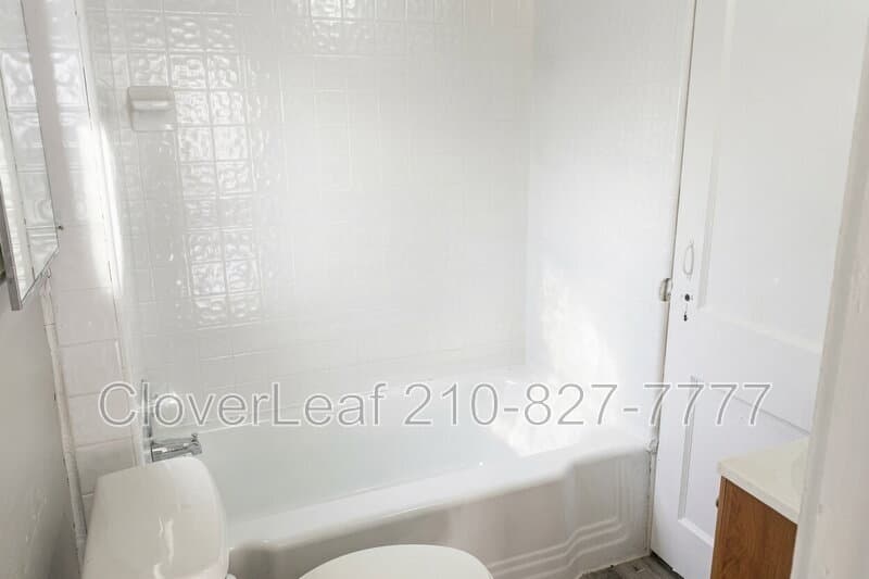 San Antonio Condo: 226 McLaughlin Ave