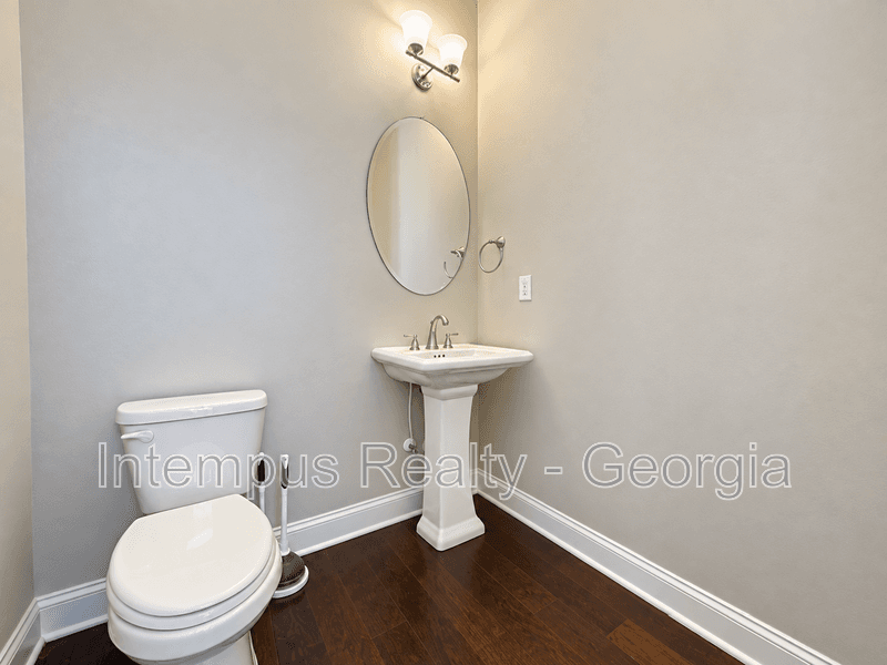 Smyrna House: 1260 Stone Castle Cir SE