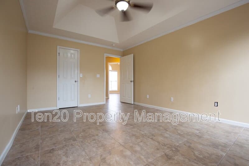 Phenix City House: 25 Kalin Street