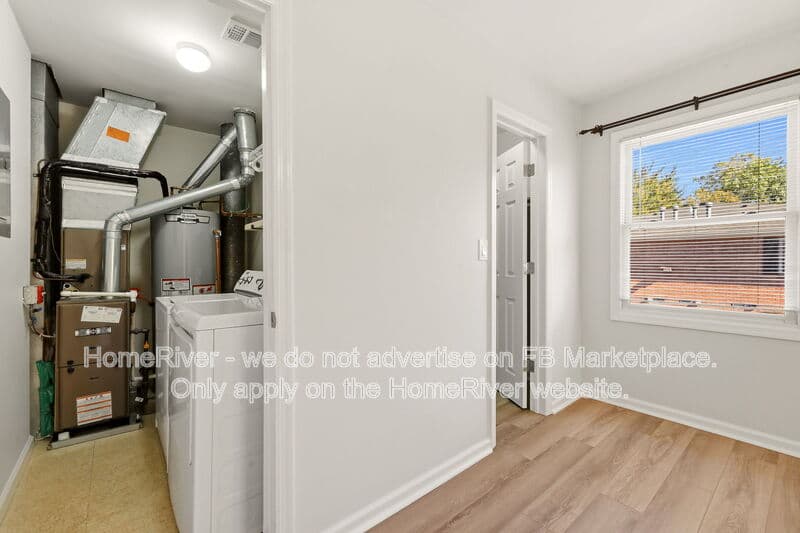 Bloomfield Condo: 42 John St