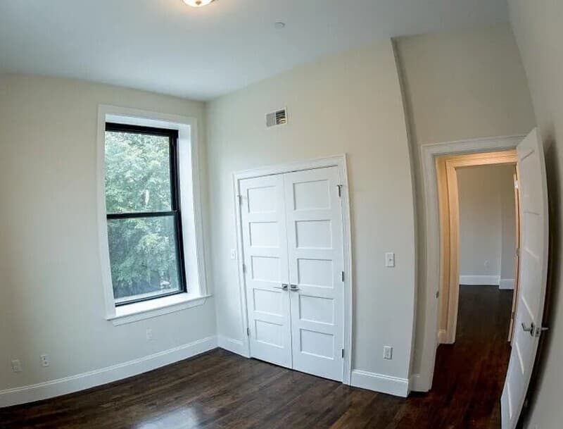 Boston Condo: 9 Newcomb St