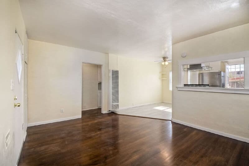 San Diego Condo: 3343 Chamoune Ave