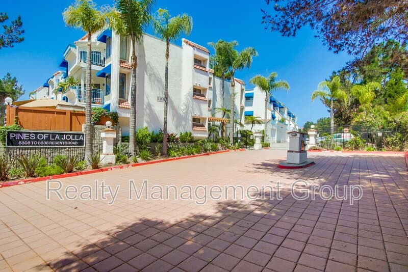 San Diego Condo: 8324 Regents Road