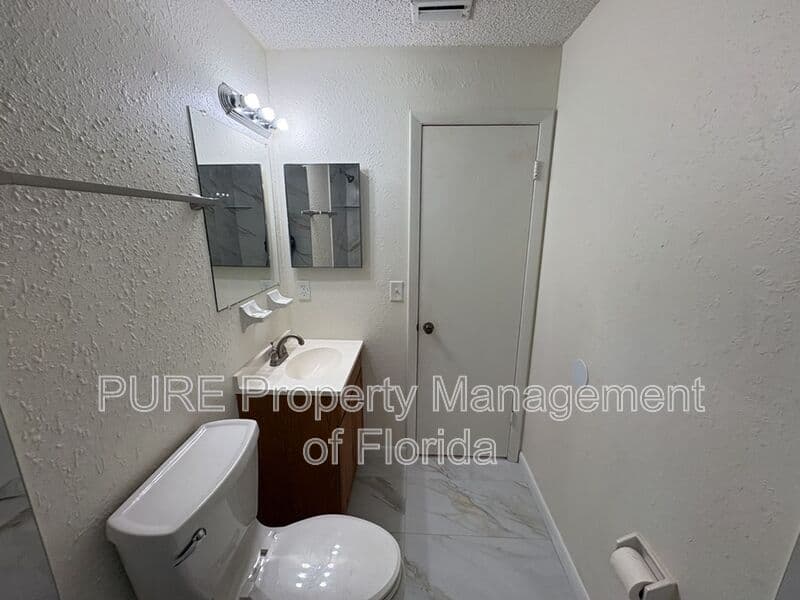 Ocala House: 6807 NW 62nd Place