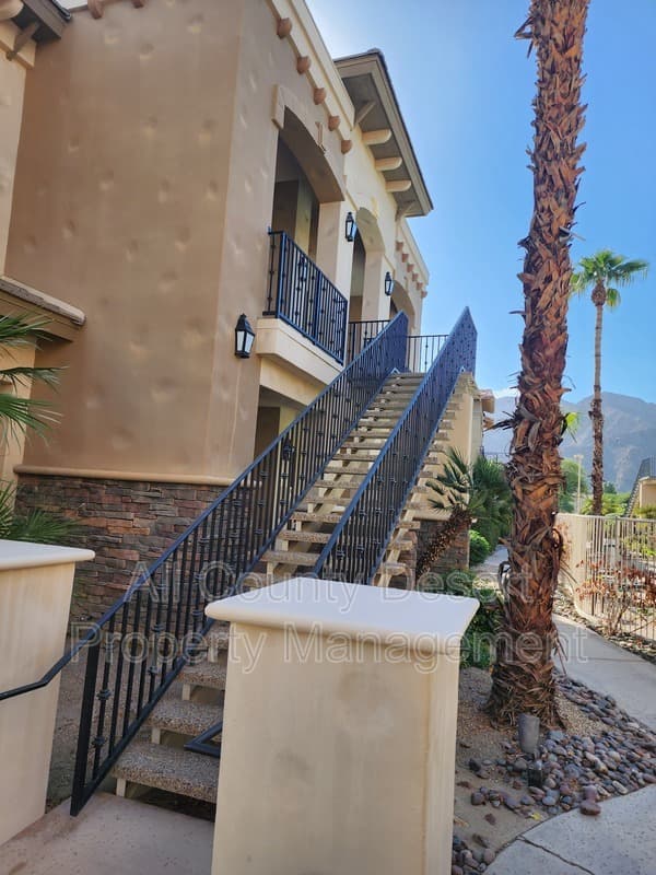 La Quinta Condo: 50650 Santa Rosa Plaza
