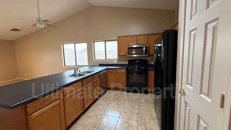 Surprise House: 13461 W Statler St