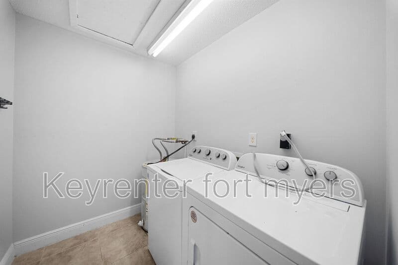 Fort Myers House: 11368 SUMMERWINDS CT