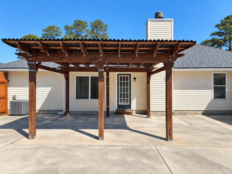 Rincon House: 105 E 9th St