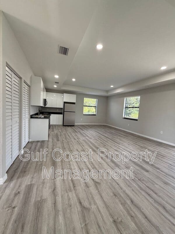 Lehigh Acres House: 3103 58th St W