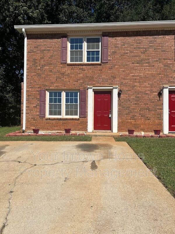 Stone Mountain House: 5291 Ridge Forest Dr.