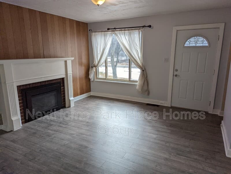 Midland House: 5514 Countryside Drive