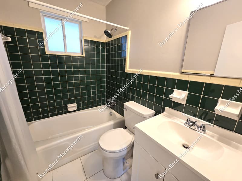 East Point Condo: 2762 Palm Dr