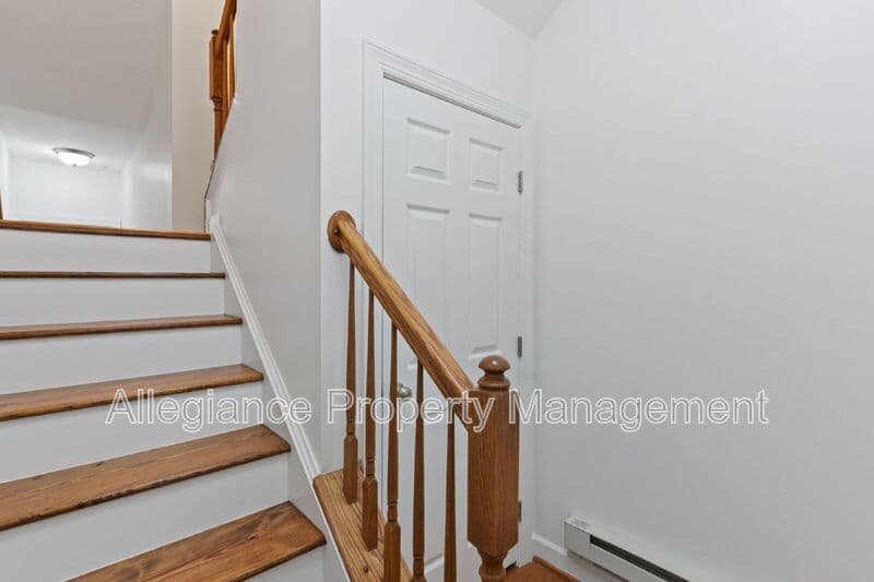 Alexandria House: 5675 Harrington Falls Ln