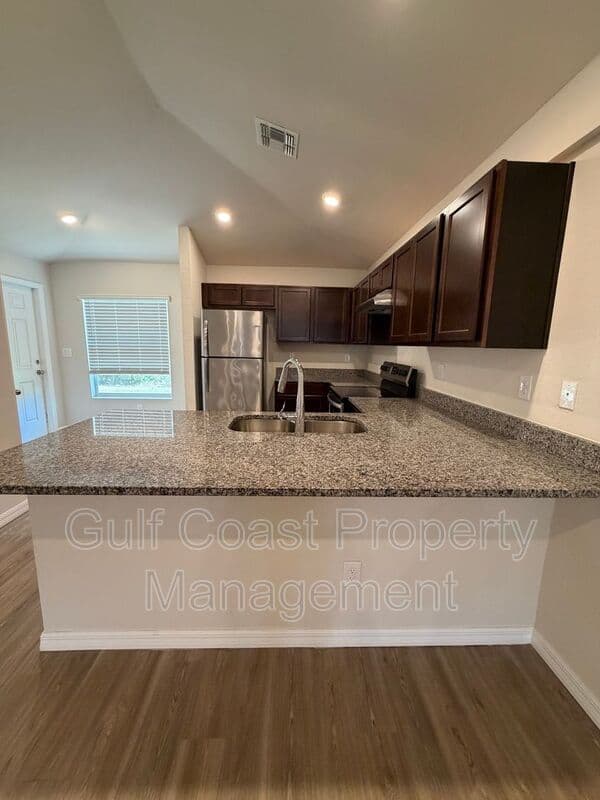 Englewood Condo: 10162 Tramore Ave
