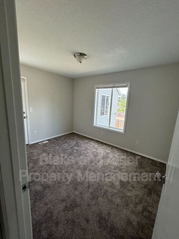 Portland House: 5609 SE 117TH Ave