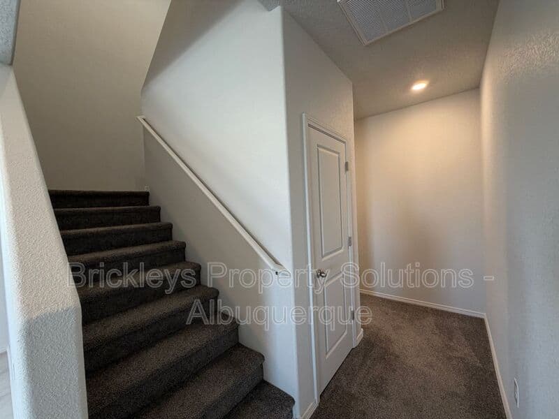 Albuquerque House: 6118 Chicago Dr SE