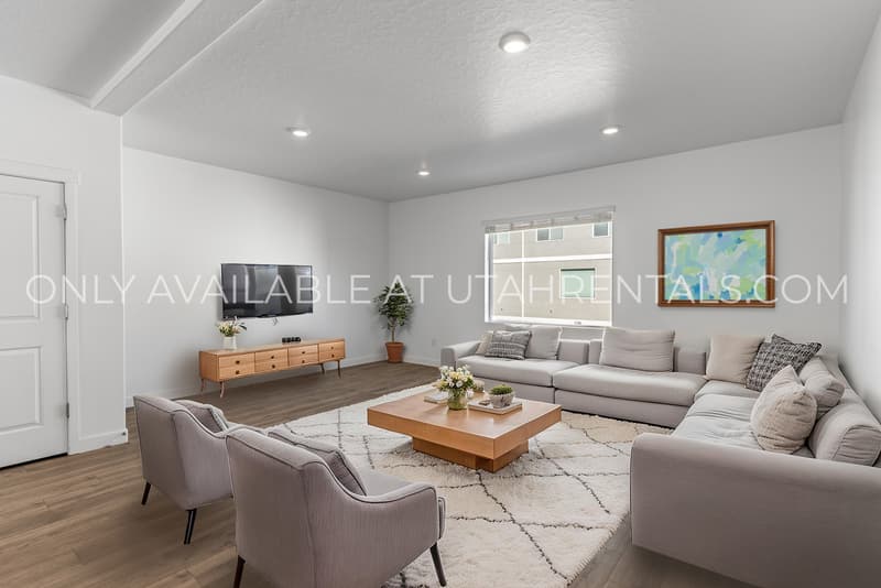 Saratoga Springs Townhome: 1139 E Hatch Row