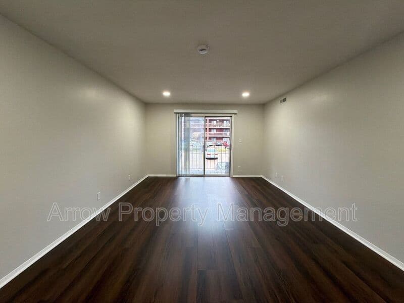 Lincoln Condo: 649 South 18th Street-21