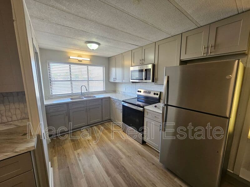 Casa Grande House: 1113 W. Corinthian Circle