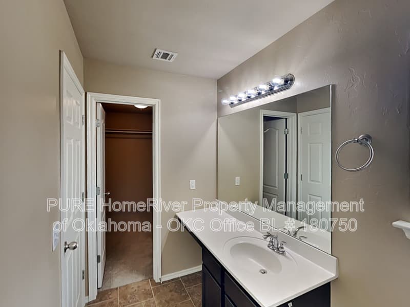 Piedmont House: 11817 NW 134th St
