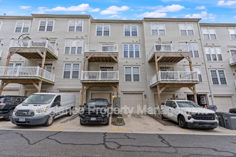 Alexandria House: 5675 Harrington Falls Ln