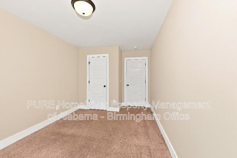 Gardendale House: 4257 Lochshire Lane