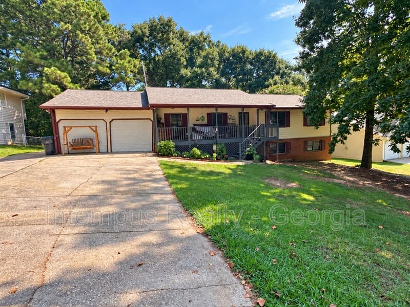 Snellville House: 2830 Shiloh Way