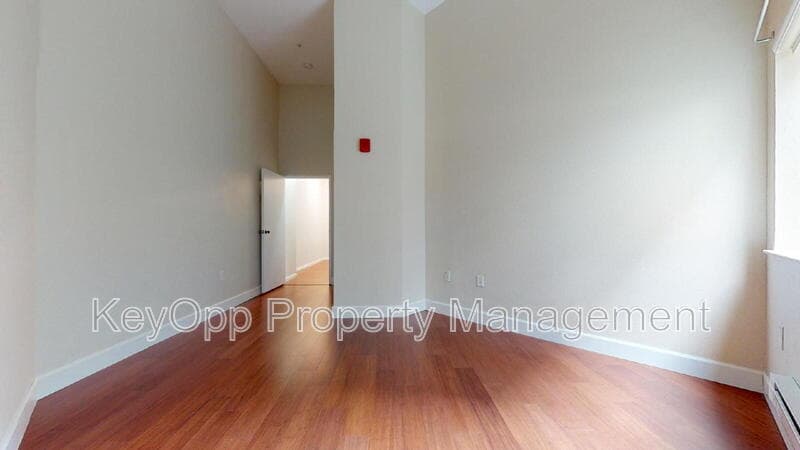 San Francisco Condo: 135 Valencia Street