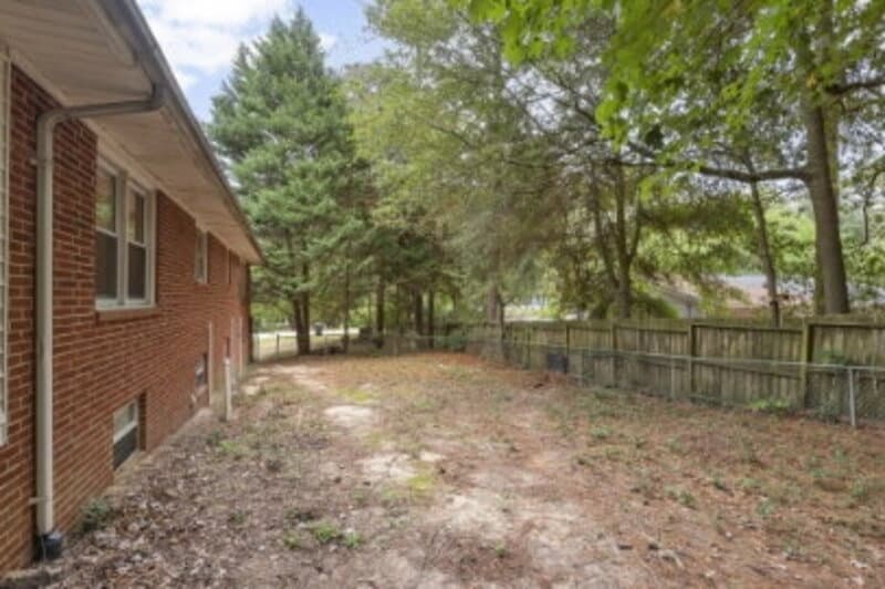 Southern Pines Condo: 555 North Leak Street