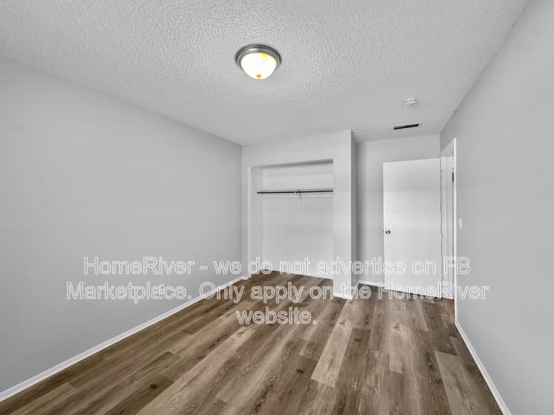 Bradenton House: 903 63rd Ave W