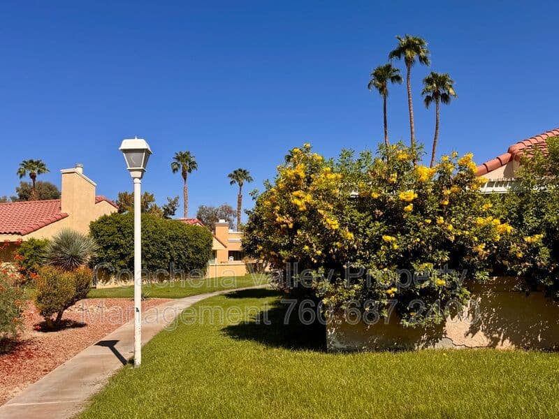 Palm Desert House: 41595 Navarre Ct