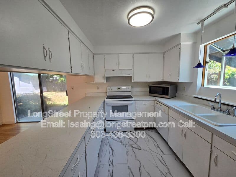 Philomath House: 2711 Newton St