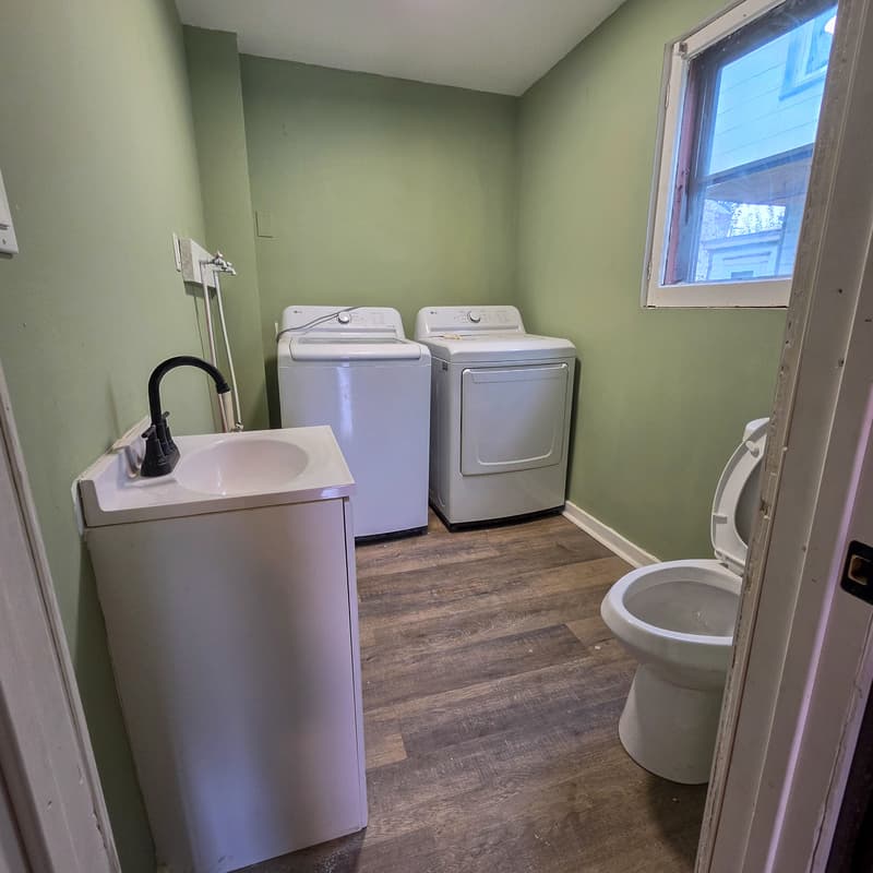 Pittsburgh House: 110 Kirk Avenue