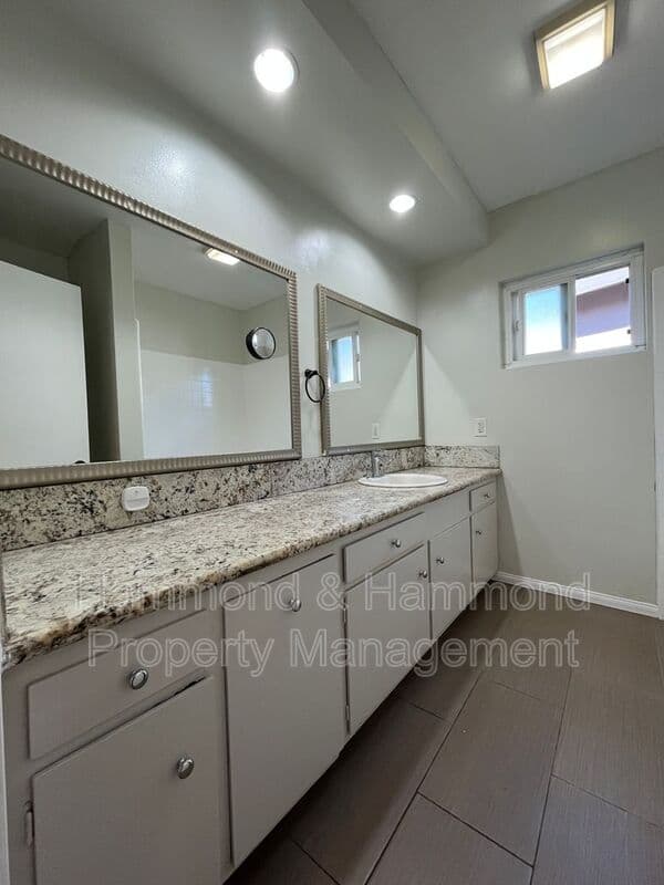 Granada Hills House: 16751 San Fernando Mission Blvd.