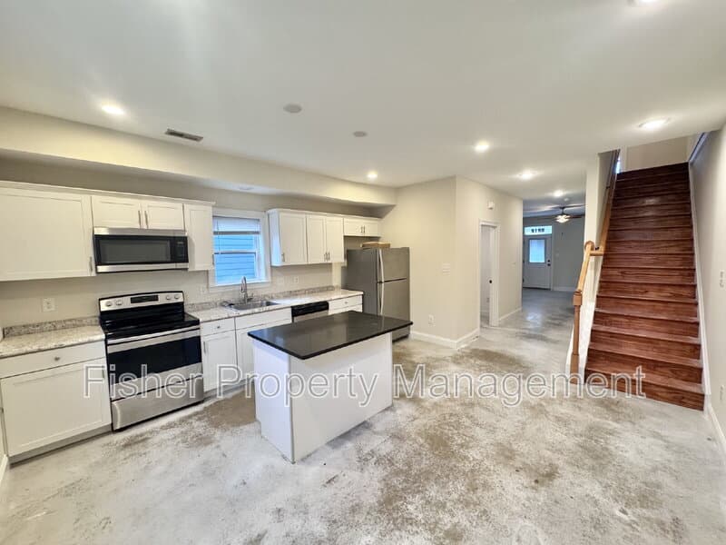 Richmond House: 2212 Carrington St