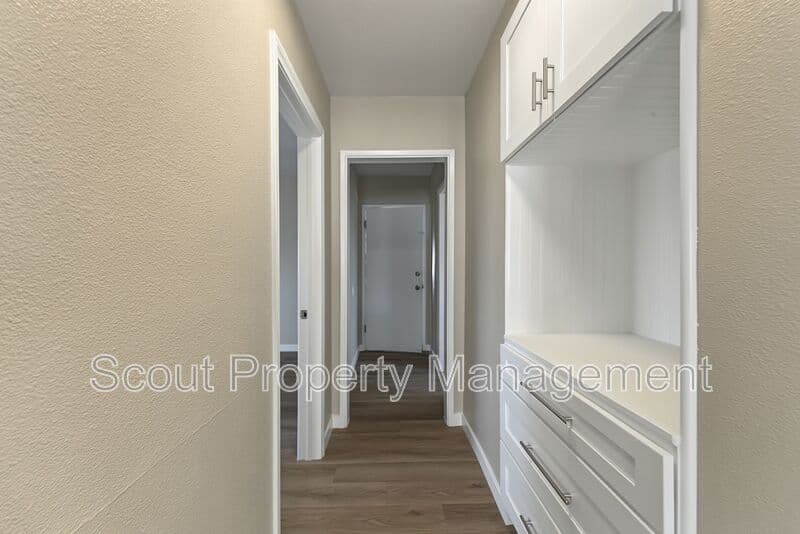 Hemet House: 230 W Whittier Avenue